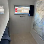 Floating Hideaway Деревянный коттедж