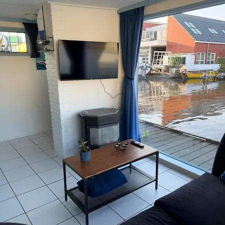 Gerendaház Floating Hideaway Leimuiden