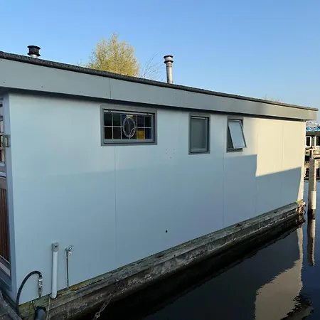 Floating Hideaway Lodge